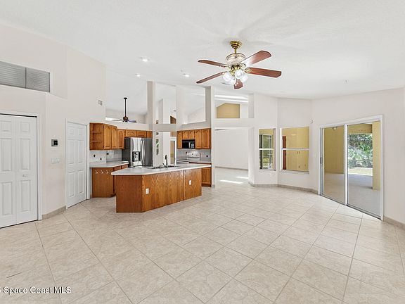 3rd image of 5900 Brabrook Ave