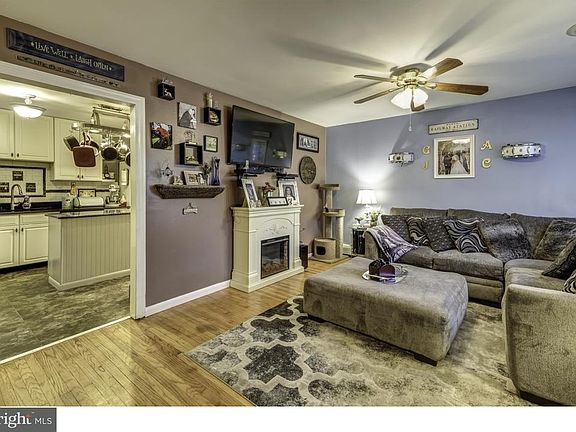 5th image of 134 Almond Ave