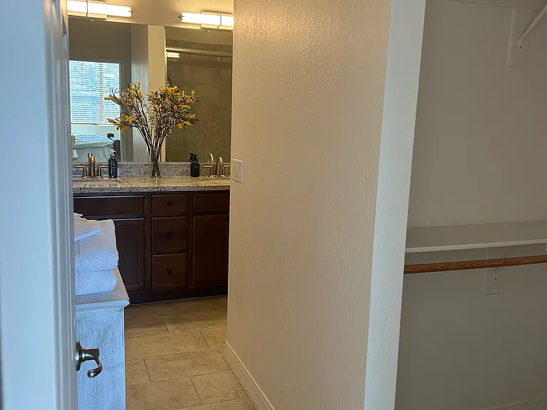 Master Bath & Closet en Suite