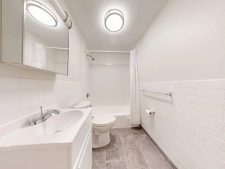 Westside Colonial — Photo 19