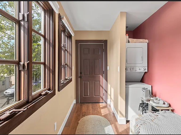 414 Spring St — Photo 10