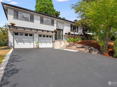 11212 NE 145th Street, Kirkland, WA, 98034