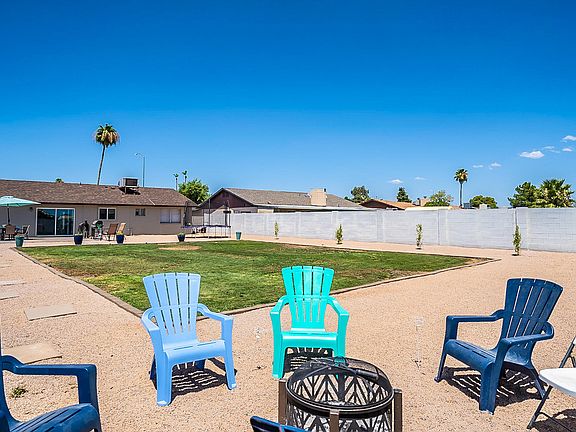 5th image of 2839 E Enid Ave