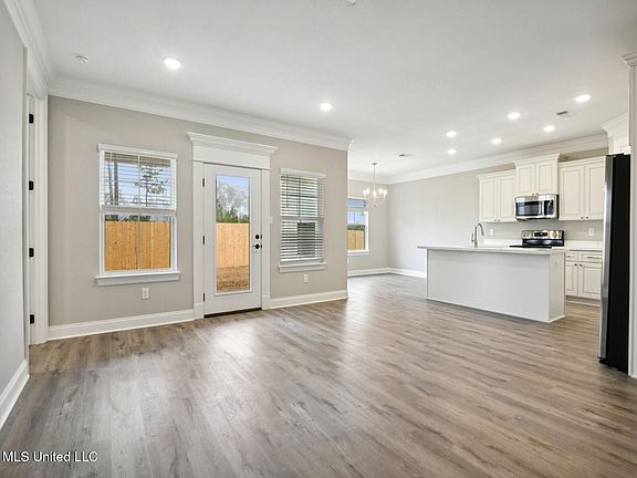 7th image of this home
