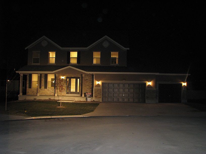 1st image of 1752 W Grays Dr