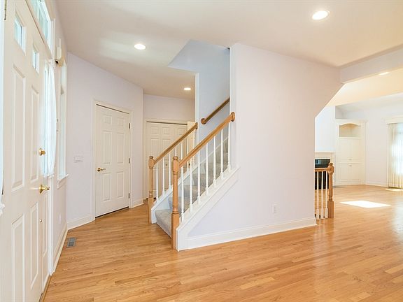 3rd image of 100 High Pine Cir #100