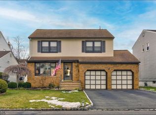 55 Reinhold Ter, Union, NJ 07083