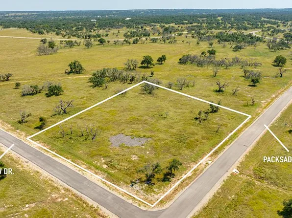 100 Packsaddle Dr, Harper, TX 78631