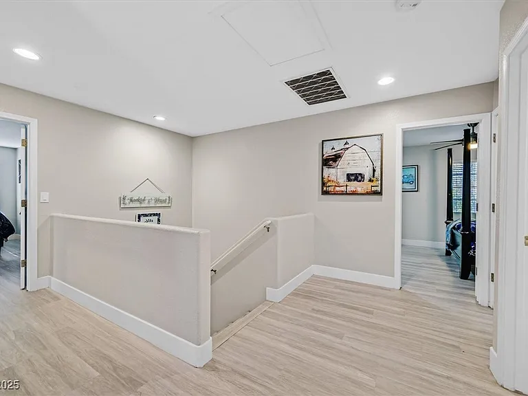 2735 Peekskill Ave — Photo 22