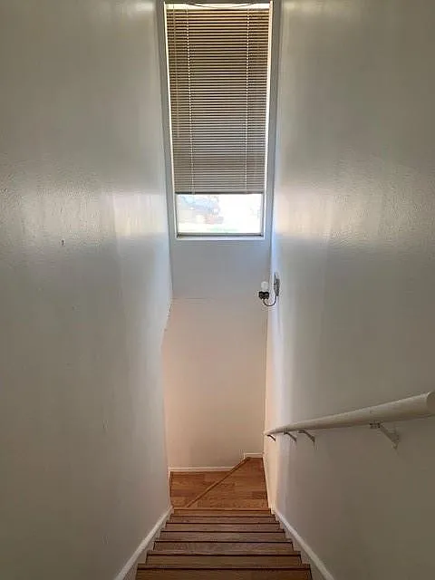 2 bed, 1.5 bath, 1002 sqft, $1,150 — Photo 2
