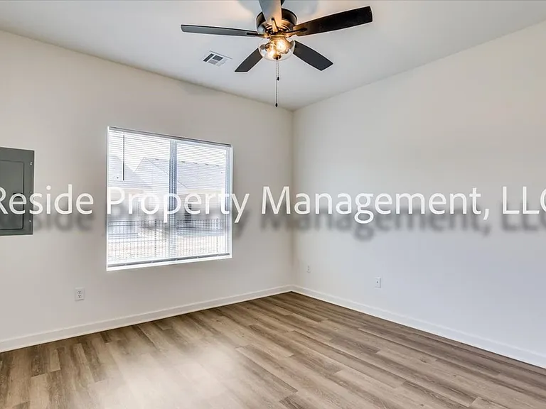 2142 N Melody Ct — Photo 12