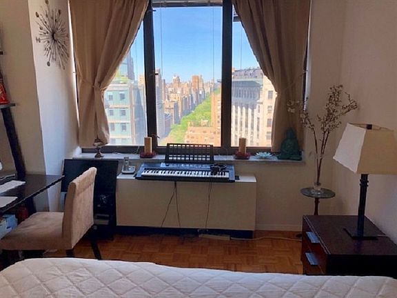 4th image of 235 W 56th St APT 27P