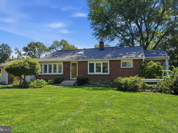 350 Summit Ave, Langhorne, PA 19047