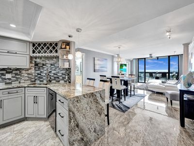 2425 E Presidential Way Way E #Penthouse 1, West Palm Beach, FL, 33401