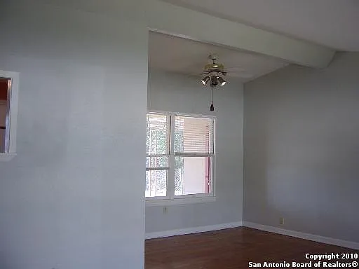 454 Sharon Dr — Photo 5