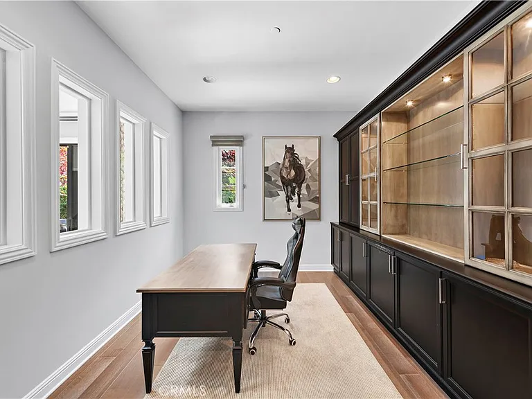 102 Orchid Ter — Photo 4