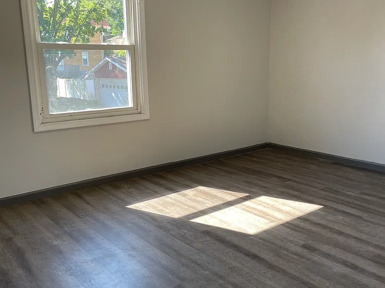 1216 Vance Ave — Photo 8