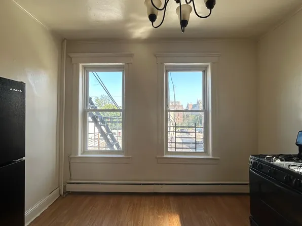 198 Delaware Avenue image 9 of 19