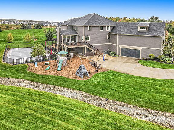 3rd image of 7800 SE Harmony Cove Ct