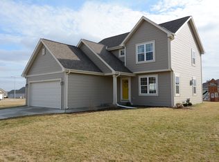 1545 Dovetail Dr, Hartford, WI