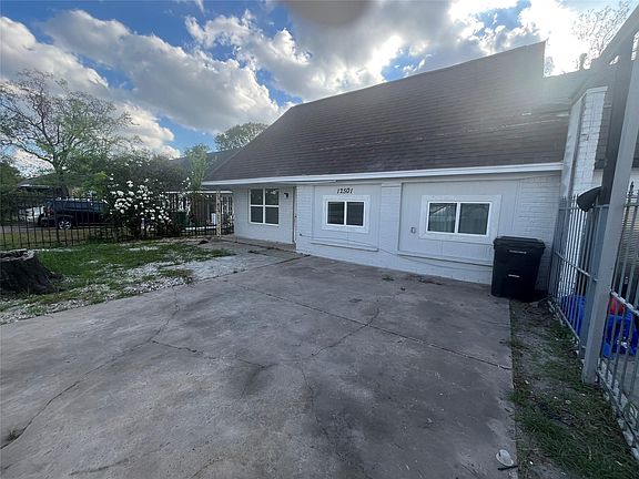 3rd image of 12501 W Hardy Rd