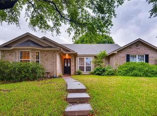 1137 Heather Ln, Carrollton, TX 75010