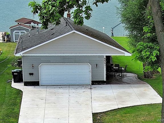 3rd image of 8641 Rivershore Dr