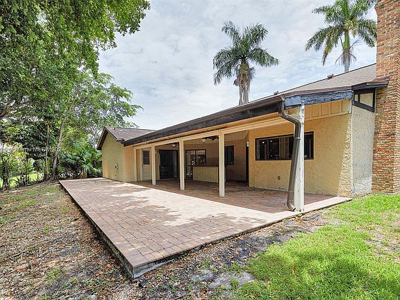 5th image of 9870 NW 10th Ct
