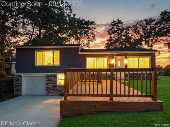 3980 Ben Hur Dr, Brighton, MI 48114