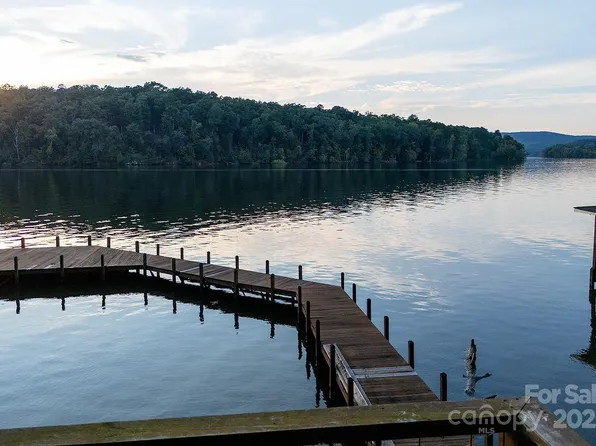 221 Malabar Dr, Troy, NC 27371