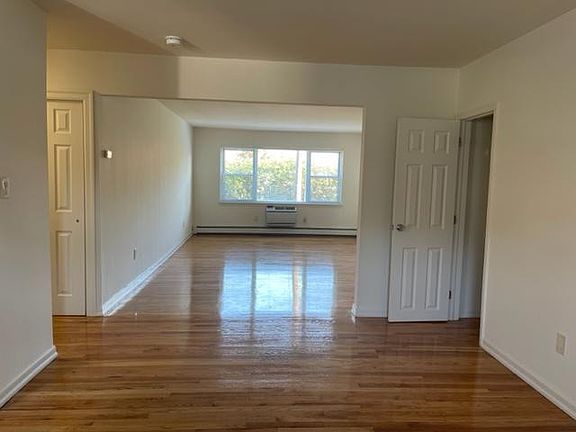 2nd image of 9 Soundview Gdns Floor 1