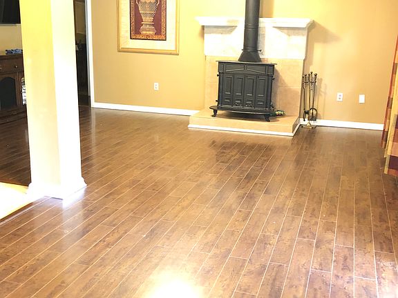 3rd image of 717 Brookwood Dr