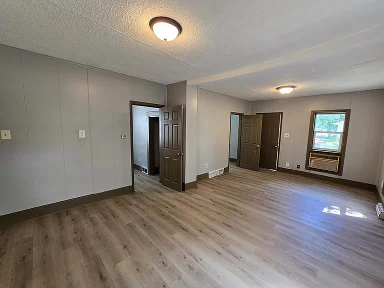 519 Adams St — Photo 6