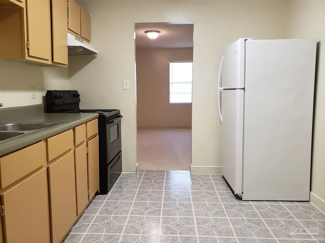 2 bed, 1.0 bath, 900 sqft, $750 — Photo 3