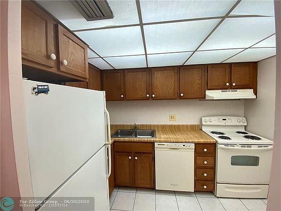 5th image of 3730 Inverrary Dr APT 2K