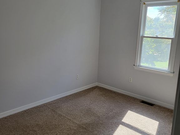 5th image of 645 Knightsbridge Dr