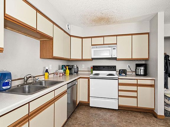 3rd image of 2417 Vermilion Rd