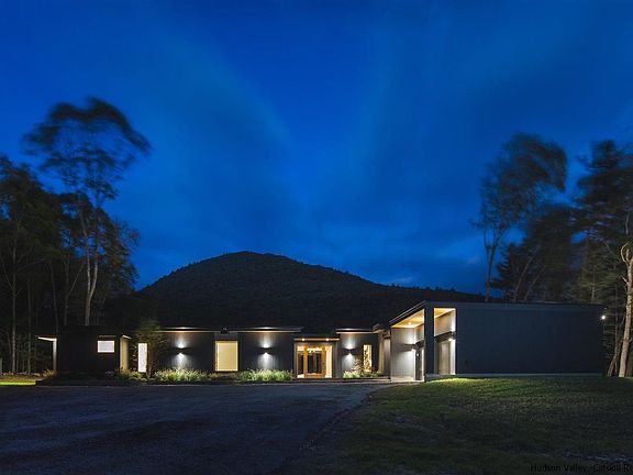 3rd image of 30 Angus Ln