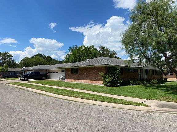 4th image of 934 Coral Pl