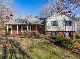6310 Hickory Hollow Rd, Jamestown, NC 27282