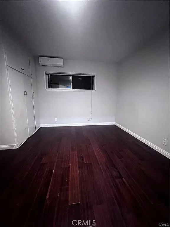 2 bed, 700 sqft, $2,700 — Photo 2