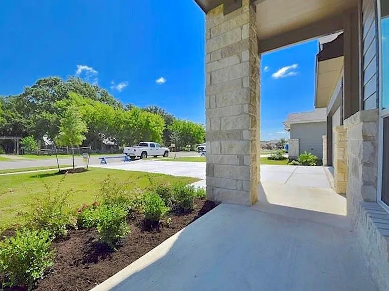 1416 Fort Dessau Rd — Photo 2