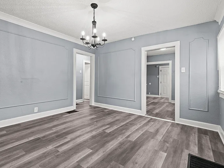 4437 Wayne Ave — Photo 11