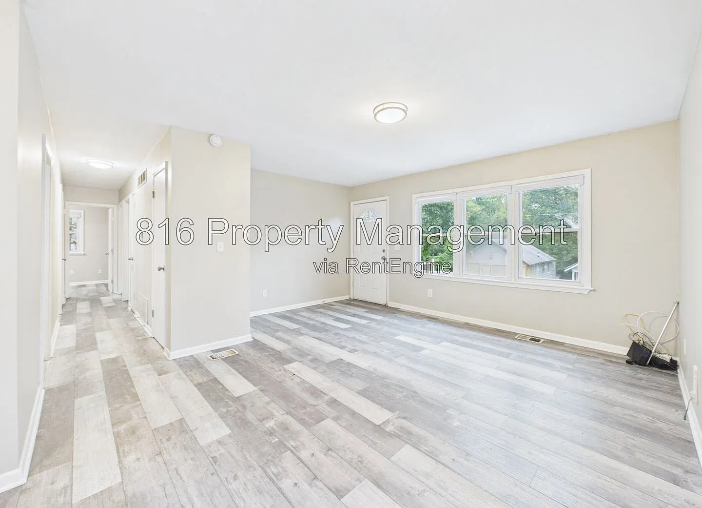 3 bed, 1.5 bath, 912 sqft, $1,395 — Photo 2