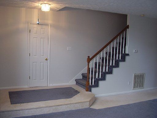 5th image of 9921 Crestline Dr