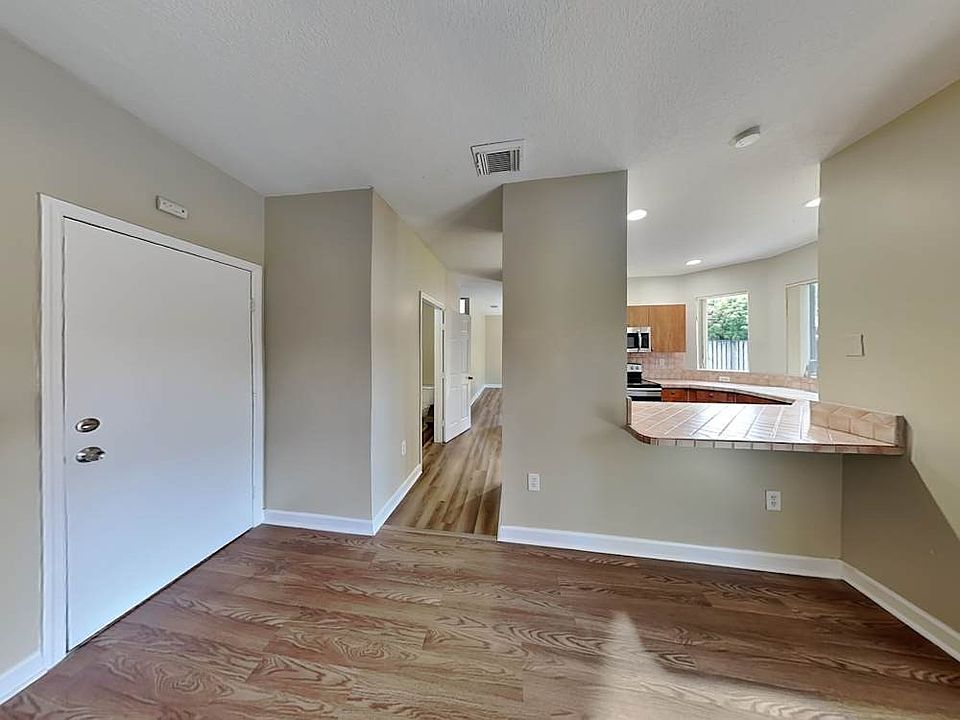 1st image of 12972 NE 29th St #1