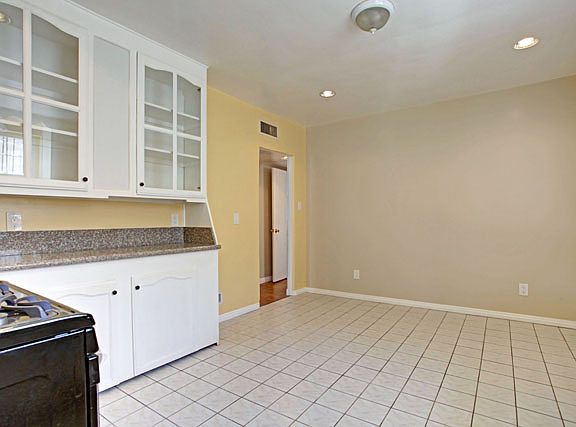 3rd image of 2654 Adriatic Ave