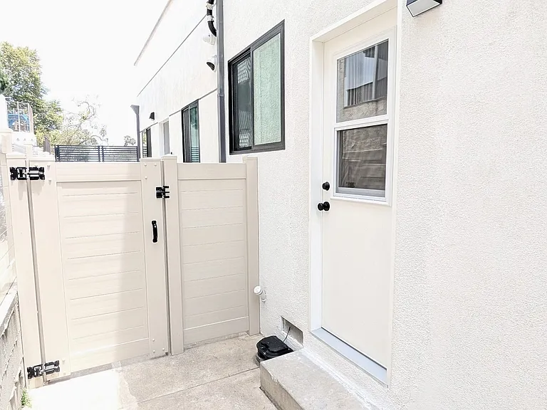 Outside Back Entry