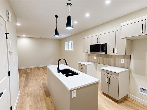 5th image of 8854 85a Ave #A