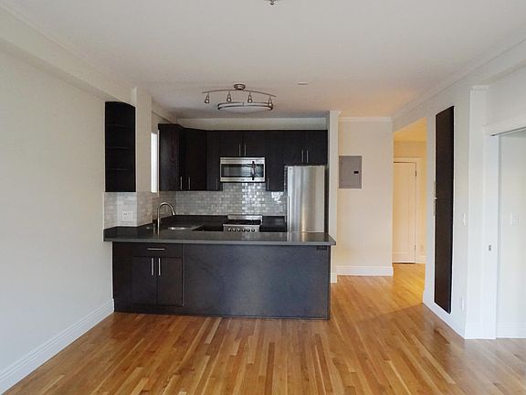5th image of 2165 Larkin St #51